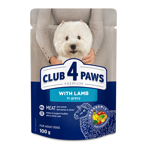 CLUB 4 PAWS PREMIUM " Z JAGNIĘCINY W SOSIE ". PEŁNOPORCJOWA KARMA W SASZETKACH DLA DOROSŁYCH PSÓW MAŁYCH RAS
