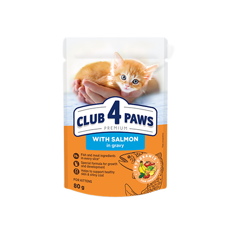 CLUB 4 PAWS PREMIUM DLA KOCIAKOW "Z LOSOSIEM W SOSIE". PEŁNOPORCJOWA KARMA W SASZETKACH