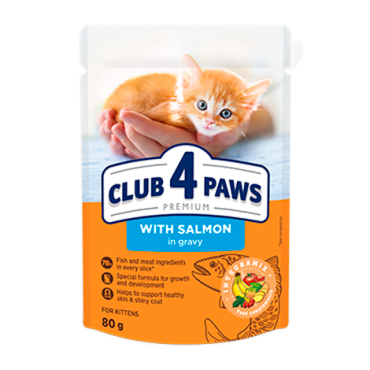 CLUB 4 PAWS PREMIUM DLA KOCIAKOW "Z LOSOSIEM W SOSIE". PEŁNOPORCJOWA KARMA W SASZETKACH